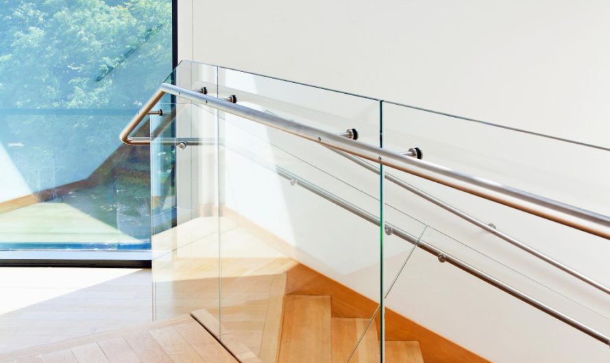 Eleganța balustradelor de sticlă pentru casa ta