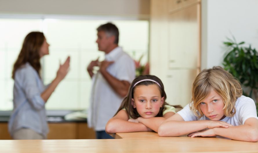 Discuțiile despre divorț cu copiii: Cum să abordezi subiectul